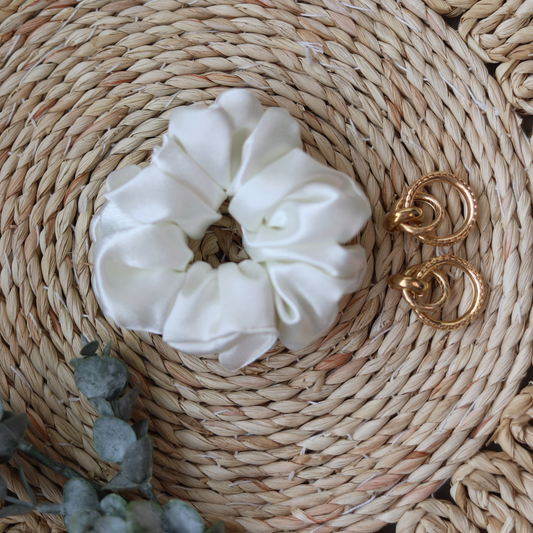 Elegant White Scrunchie – Classic & Chic Hair Accessory